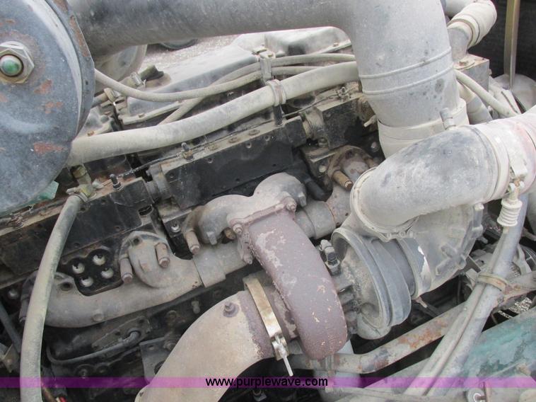 image for item L4128 1992 International 9400 grain truck