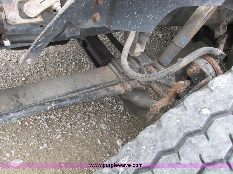 image for item L4128 1992 International 9400 grain truck