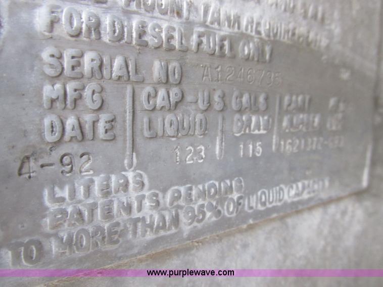 image for item L4128 1992 International 9400 grain truck