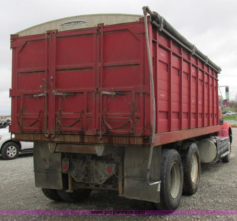 image for item L4130 1993 International 9400 grain truck