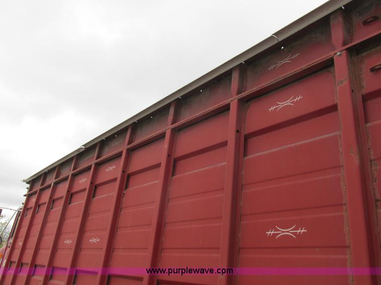 image for item L4130 1993 International 9400 grain truck