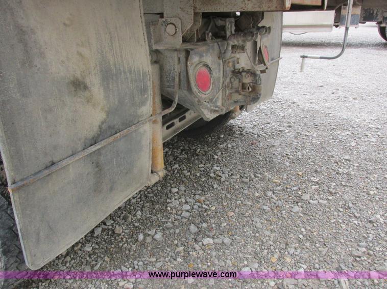 image for item L4130 1993 International 9400 grain truck