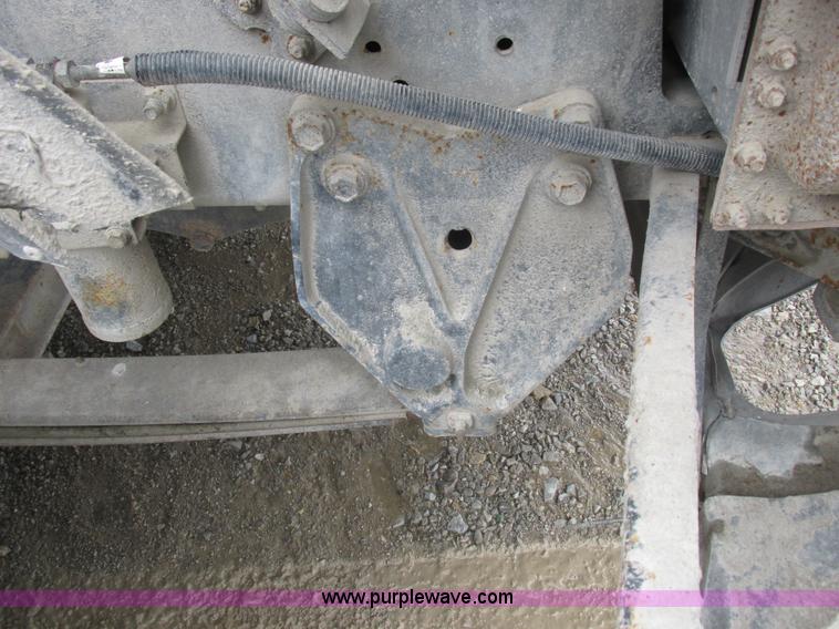 image for item L4130 1993 International 9400 grain truck