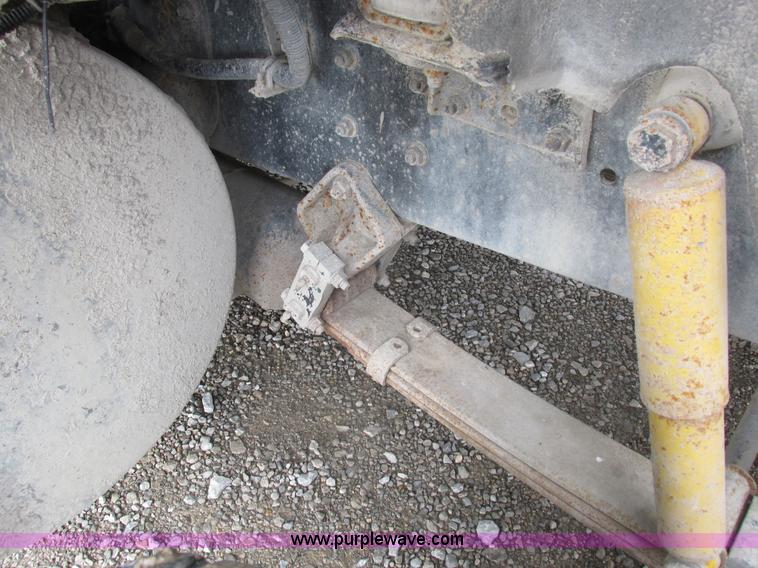 image for item L4130 1993 International 9400 grain truck