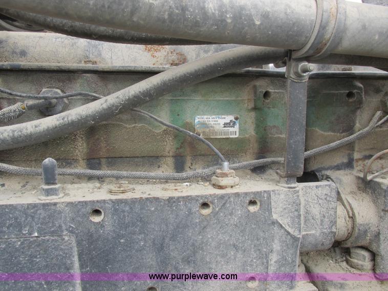 image for item L4130 1993 International 9400 grain truck