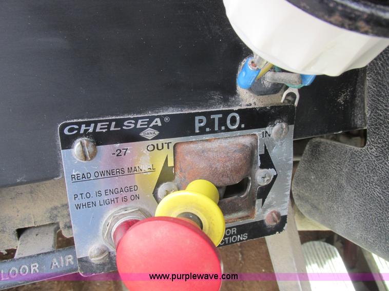 image for item L4130 1993 International 9400 grain truck