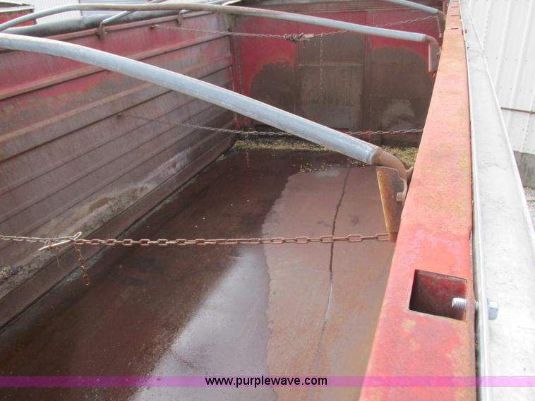 image for item L4130 1993 International 9400 grain truck