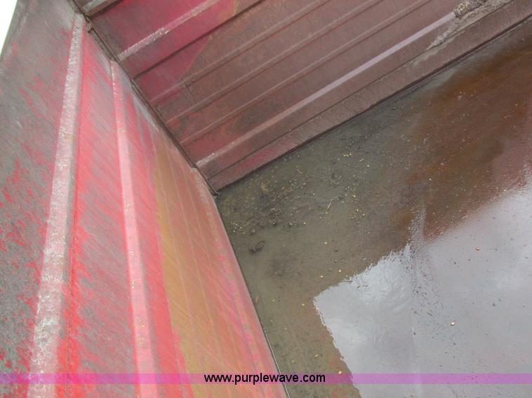 image for item L4130 1993 International 9400 grain truck