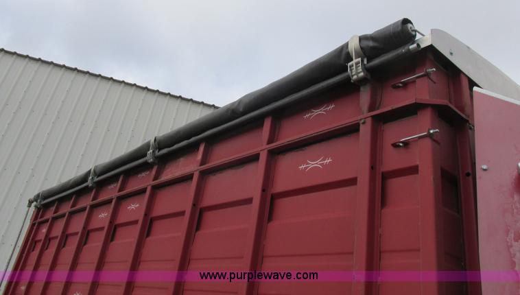 image for item L4130 1993 International 9400 grain truck