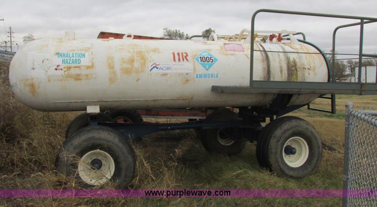 image for item L4133 Duo Lift anhydrous ammonia nurse tank