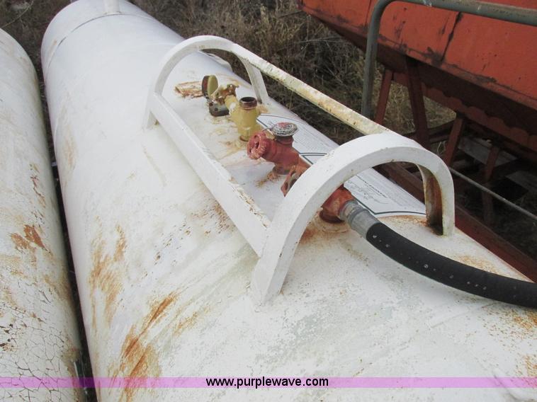 image for item L4133 Duo Lift anhydrous ammonia nurse tank