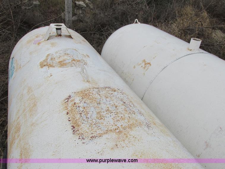 image for item L4133 Duo Lift anhydrous ammonia nurse tank