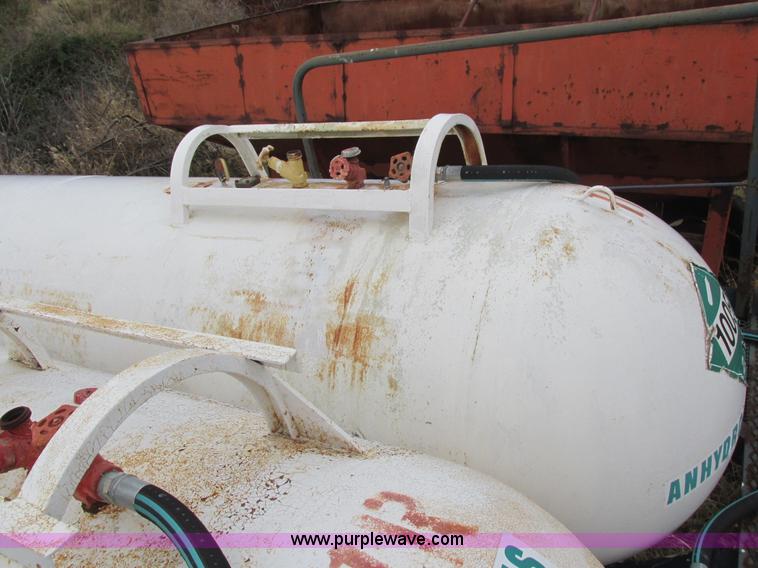 image for item L4133 Duo Lift anhydrous ammonia nurse tank