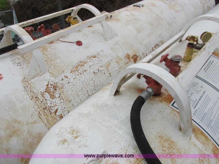 image for item L4133 Duo Lift anhydrous ammonia nurse tank