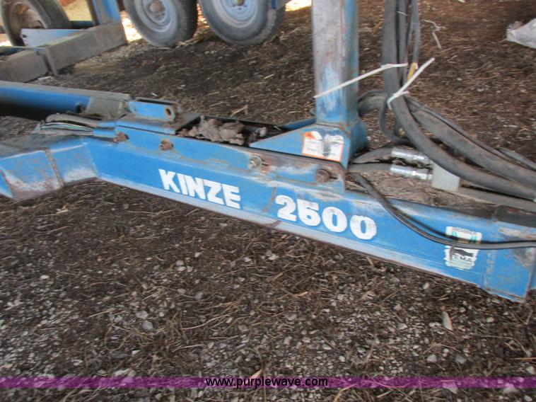 image for item L4143 Kinze 2500 planter