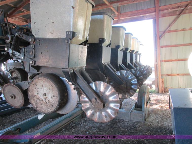 image for item L4143 Kinze 2500 planter