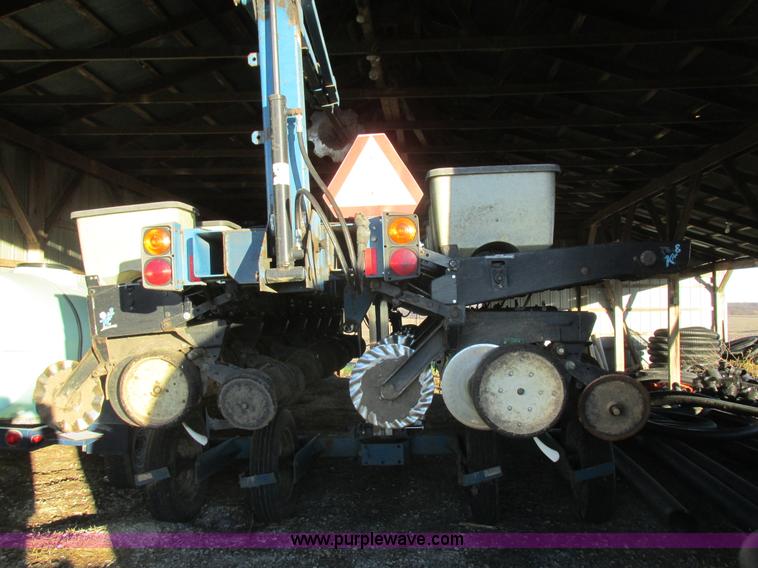 image for item L4143 Kinze 2500 planter