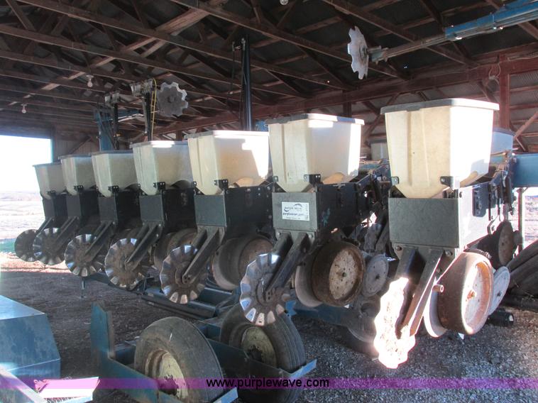 image for item L4143 Kinze 2500 planter