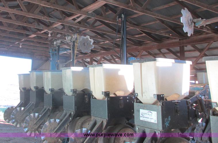 image for item L4143 Kinze 2500 planter