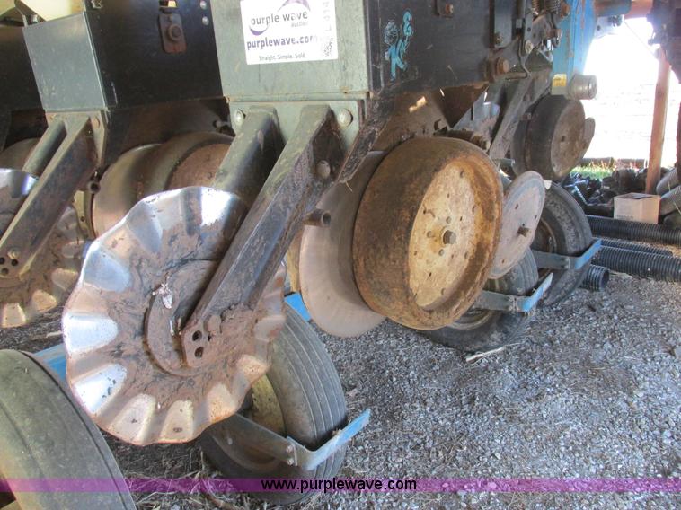 image for item L4143 Kinze 2500 planter