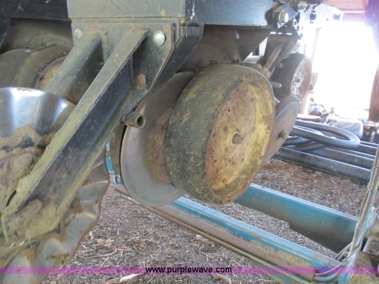 image for item L4143 Kinze 2500 planter