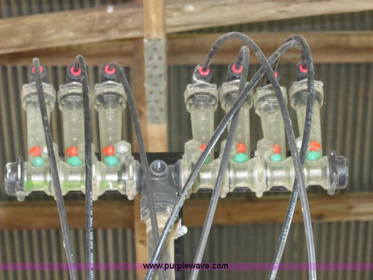 image for item L4143 Kinze 2500 planter