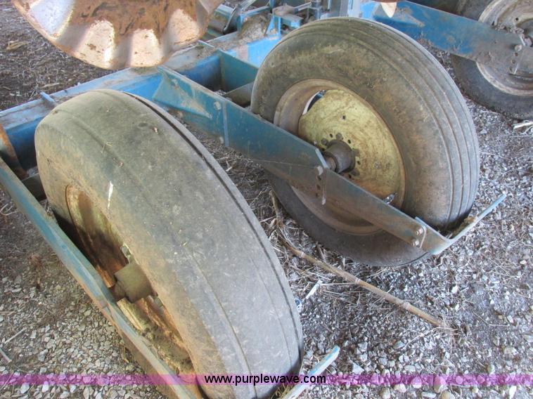 image for item L4143 Kinze 2500 planter