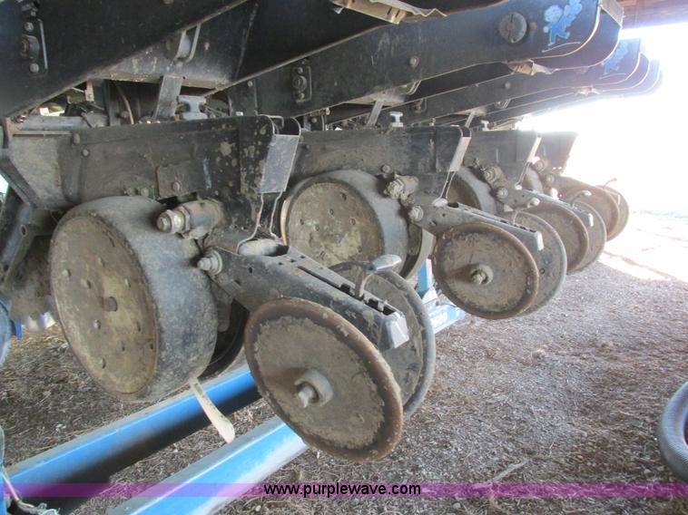 image for item L4143 Kinze 2500 planter