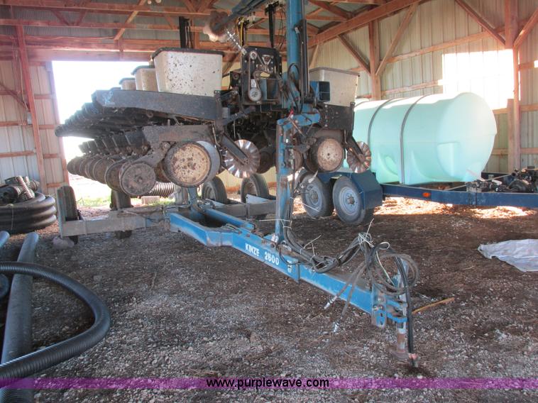 image for item L4143 Kinze 2500 planter