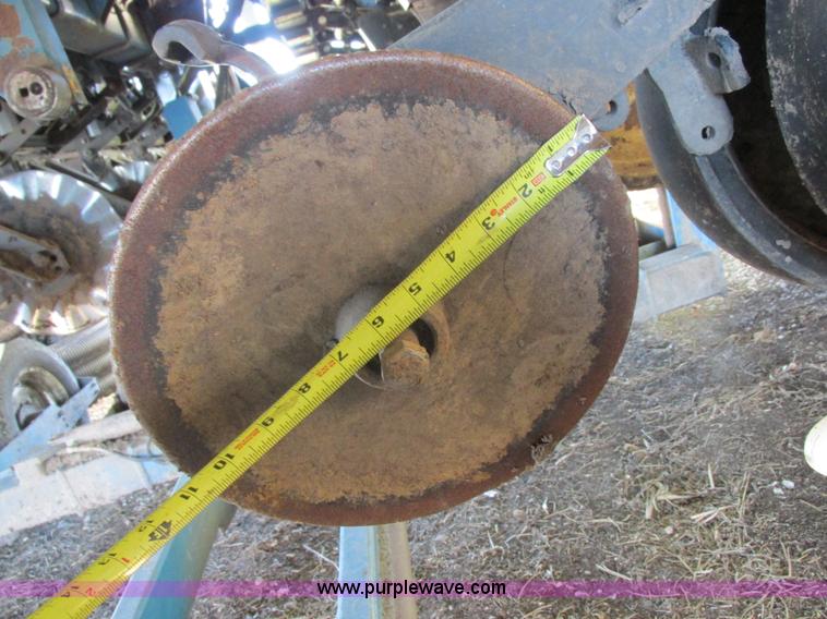 image for item L4143 Kinze 2500 planter