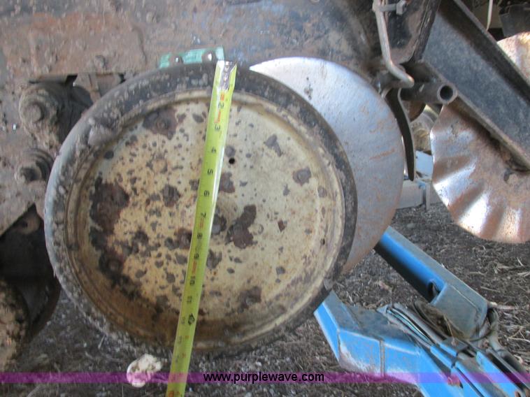 image for item L4143 Kinze 2500 planter