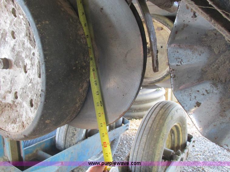 image for item L4143 Kinze 2500 planter