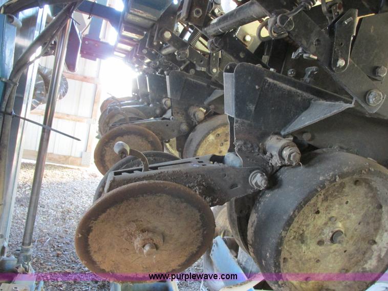image for item L4143 Kinze 2500 planter