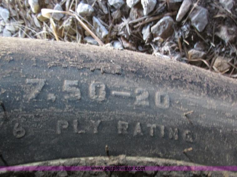 image for item L4143 Kinze 2500 planter