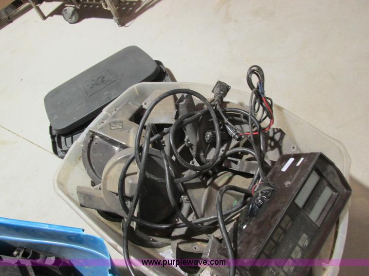 image for item L4143 Kinze 2500 planter