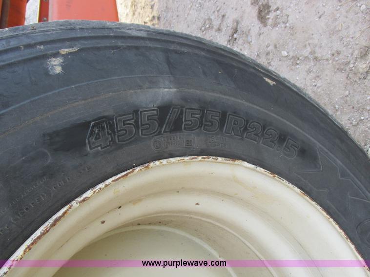 image for item L4148 2000 J&A 4000TRL feed wagon