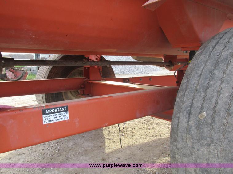image for item L4148 2000 J&A 4000TRL feed wagon