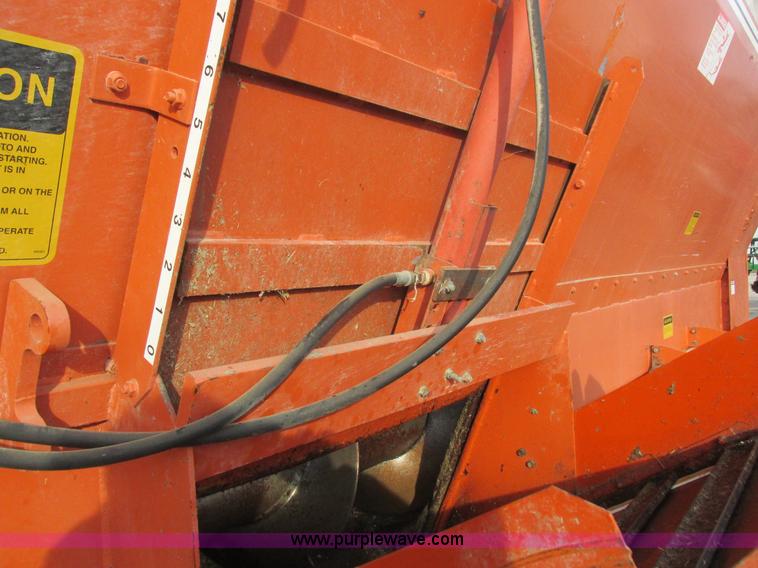 image for item L4148 2000 J&A 4000TRL feed wagon