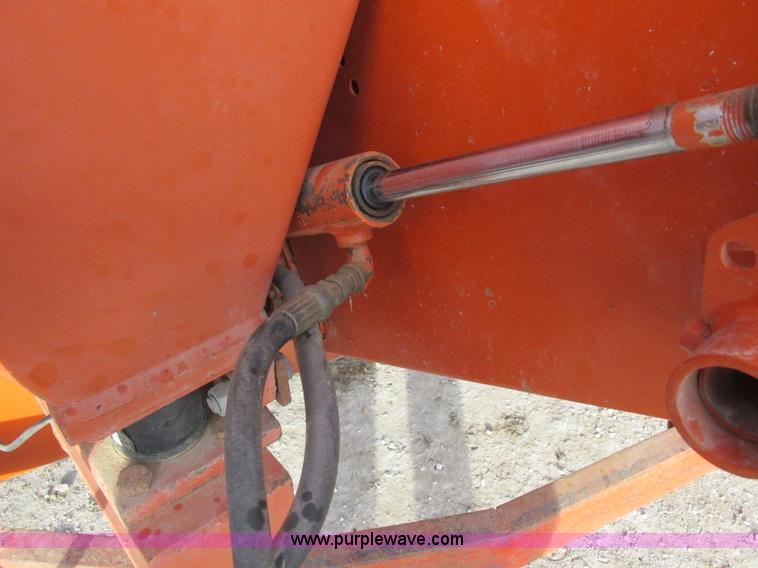 image for item L4148 2000 J&A 4000TRL feed wagon