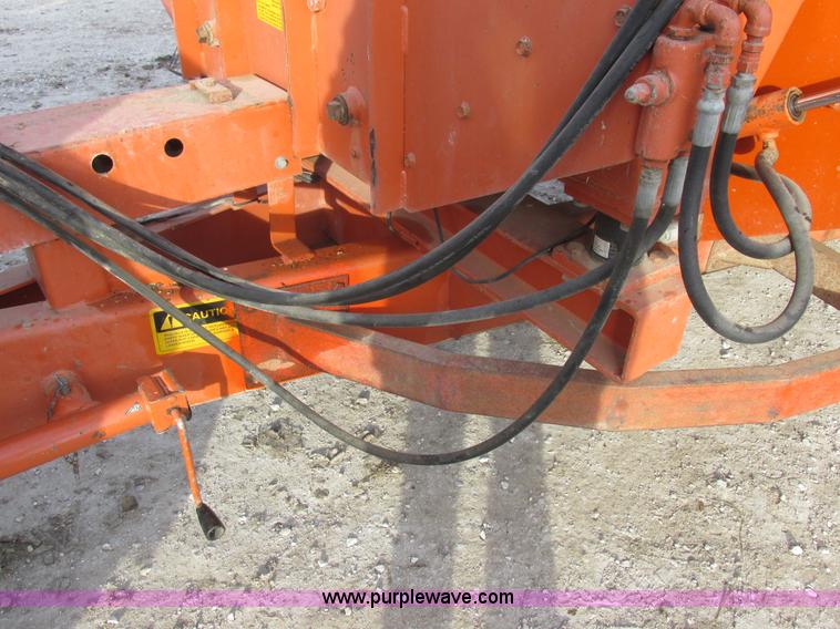 image for item L4148 2000 J&A 4000TRL feed wagon