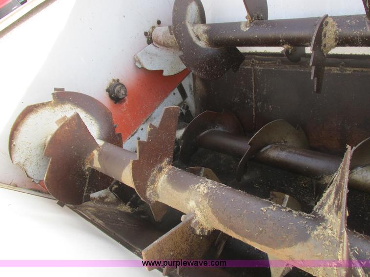 image for item L4148 2000 J&A 4000TRL feed wagon