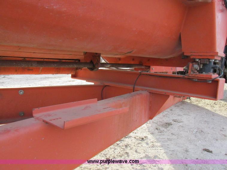 image for item L4148 2000 J&A 4000TRL feed wagon