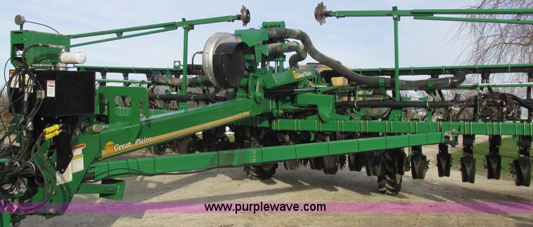 image for item L4149 2011 Great Plains YP-1625A split row planter