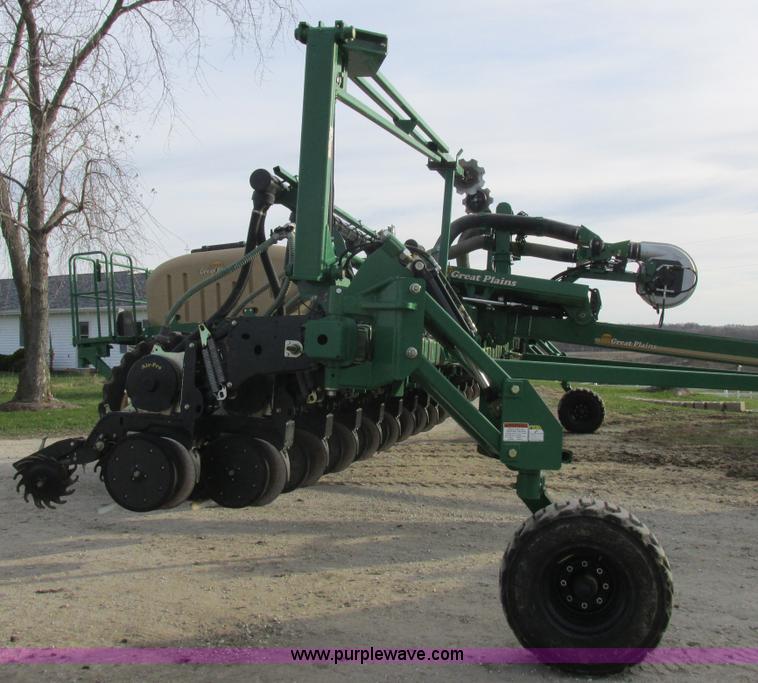image for item L4149 2011 Great Plains YP-1625A split row planter