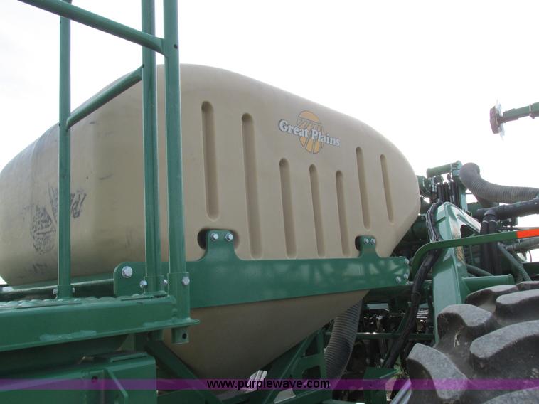 image for item L4149 2011 Great Plains YP-1625A split row planter