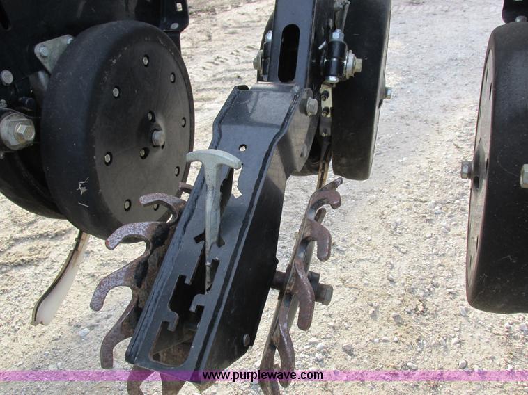 image for item L4149 2011 Great Plains YP-1625A split row planter
