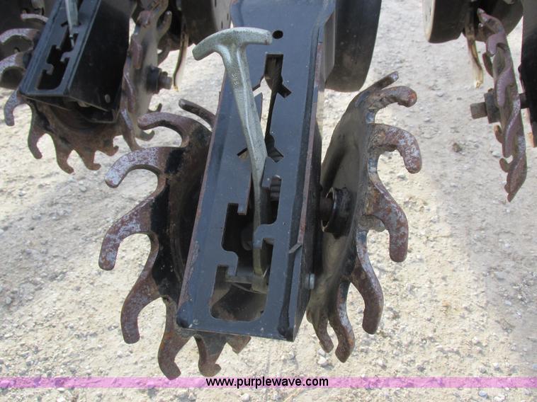 image for item L4149 2011 Great Plains YP-1625A split row planter