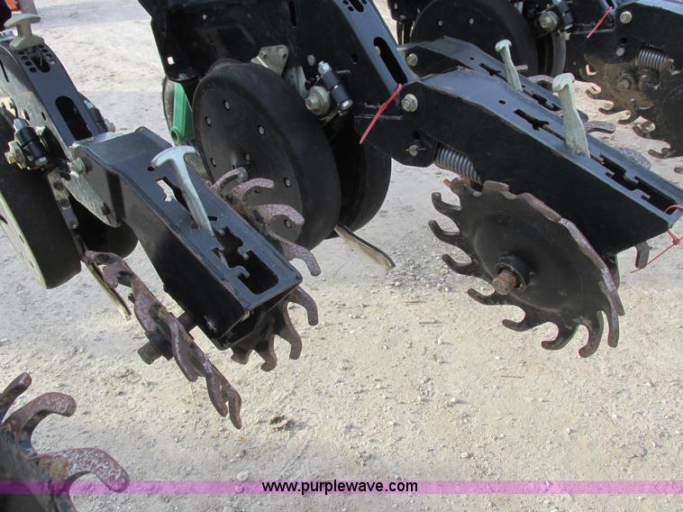 image for item L4149 2011 Great Plains YP-1625A split row planter
