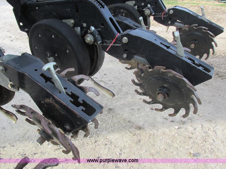image for item L4149 2011 Great Plains YP-1625A split row planter