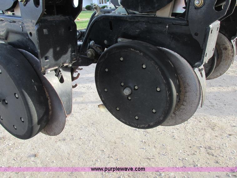image for item L4149 2011 Great Plains YP-1625A split row planter